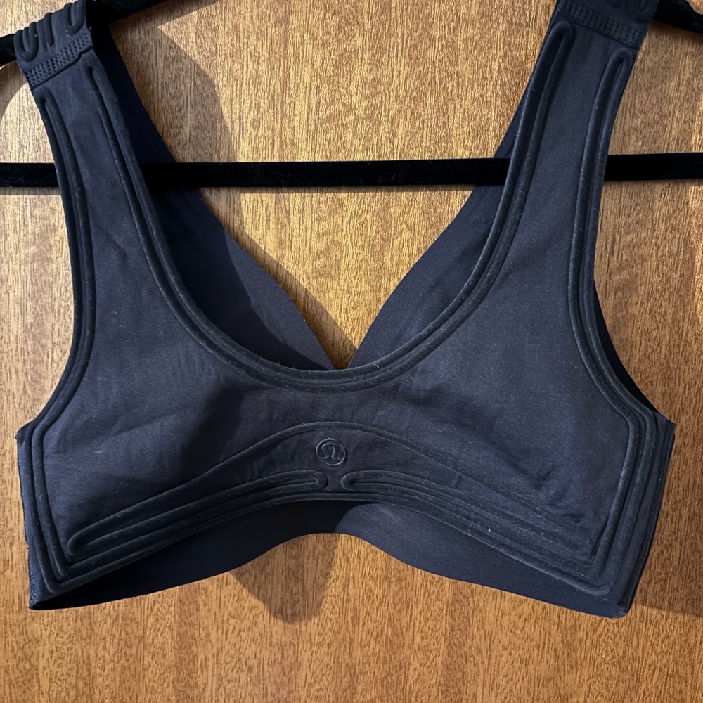 lululemon athletica Flocked Black Performance Sports Bra with Molded Band